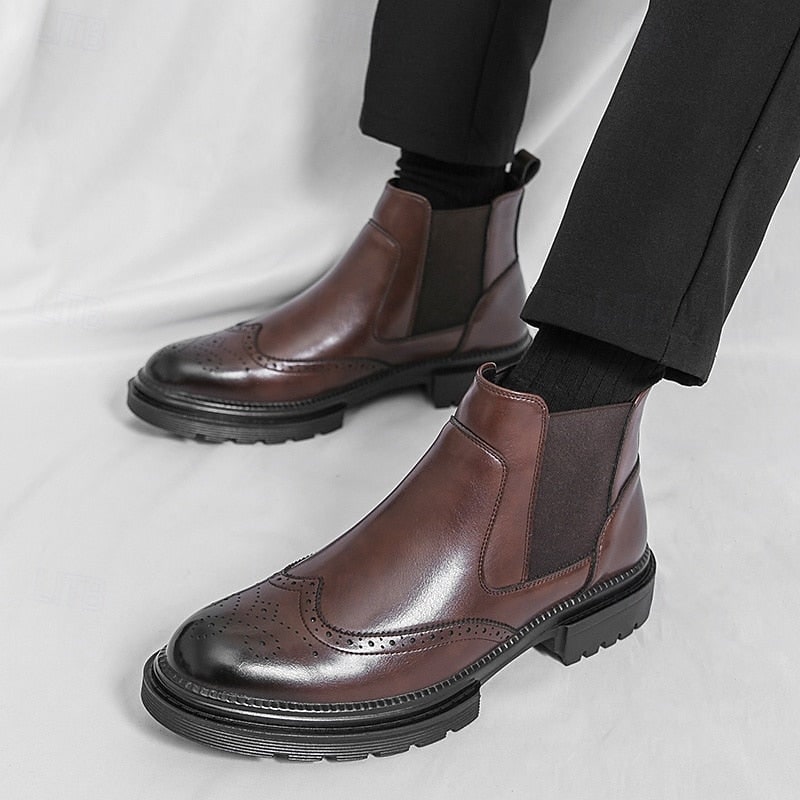 Chelsea Boots für Herren in Braun, getragen