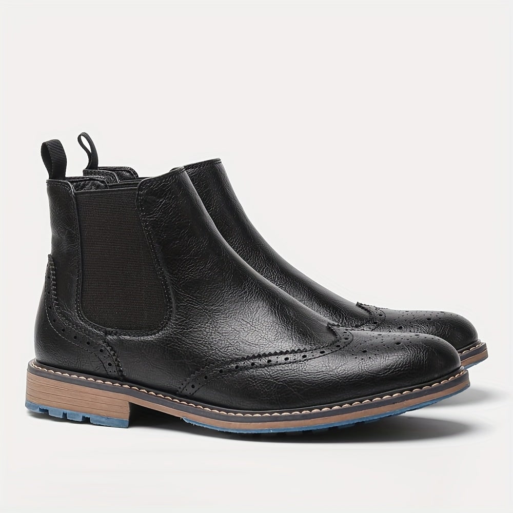 Chelsea Boots für Herren mit Lochmuster in Schwarz