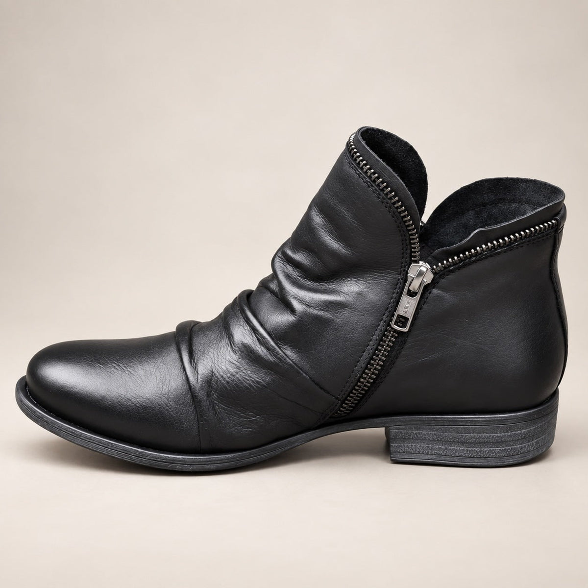 Schwarze Ankle Boots mit Reißverschluss 7