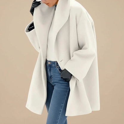 Weißer Oversized Wintermantel mit breitem Kragen 3
