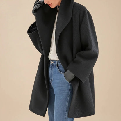 Schwarzer Oversized Wintermantel mit breitem Kragen 6