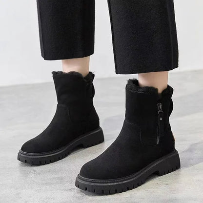 Gefütterte Winterstiefel Damen in Schwarz, getragen