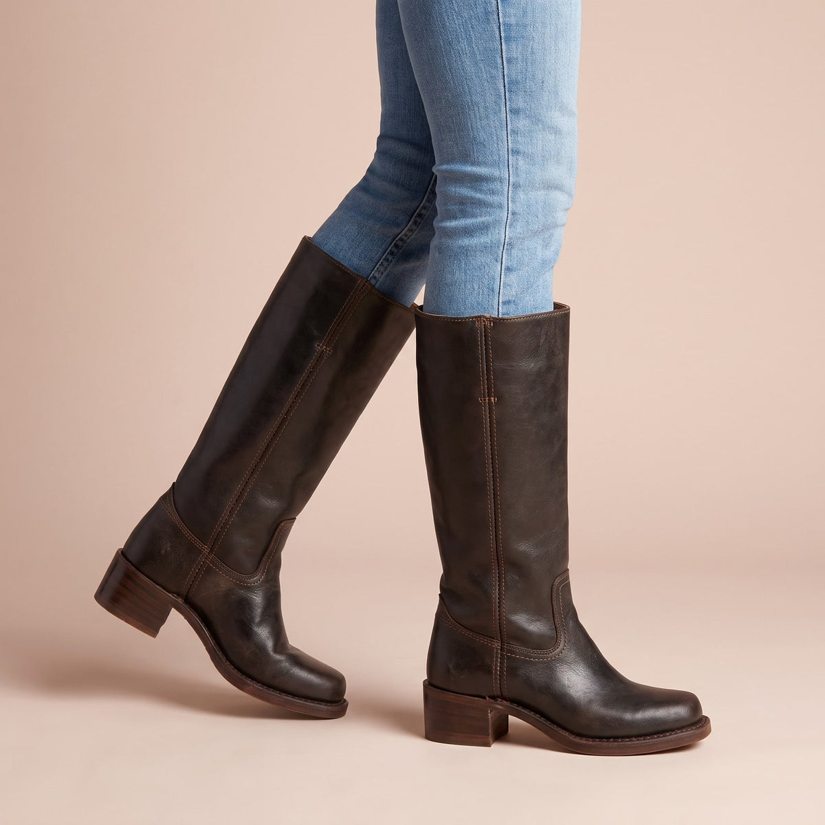 Kniehohe Stiefel aus Leder mit Blockabsatz, Klassische Damen Winterstiefel zum Hineinschlüpfen