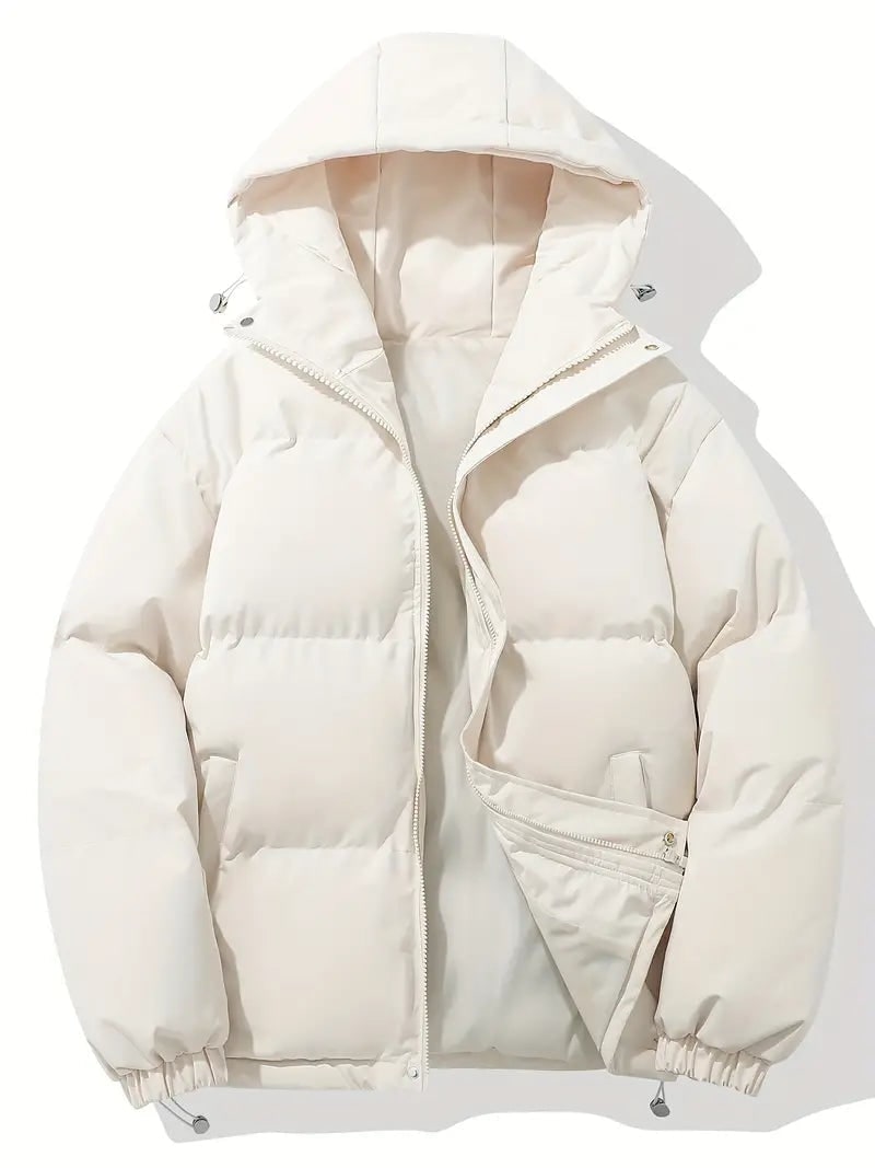 Beige Pufferjacke mit Kapuze am Model