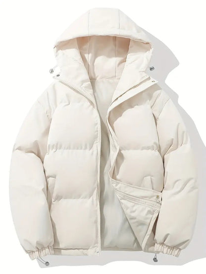 Beige Pufferjacke mit Kapuze am Model