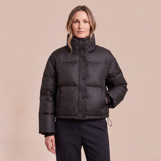 Kurze Pufferjacke mit Stehkragen und Druckknopfleiste