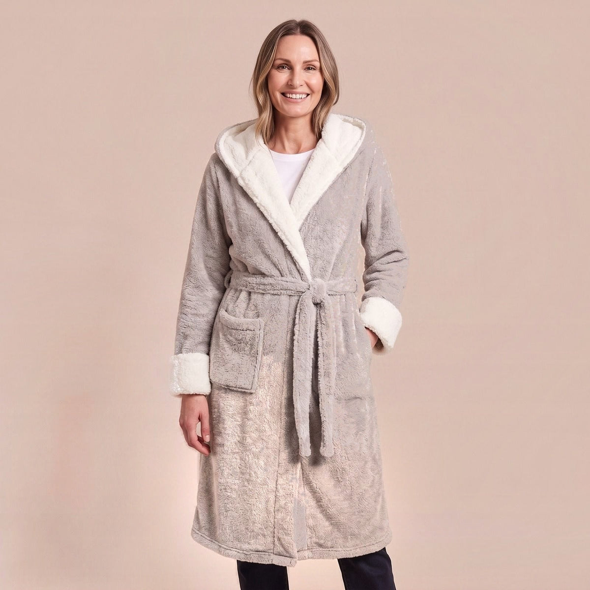 Kuscheliger Fleece-Morgenmantel mit Kapuze und Teddybesatz