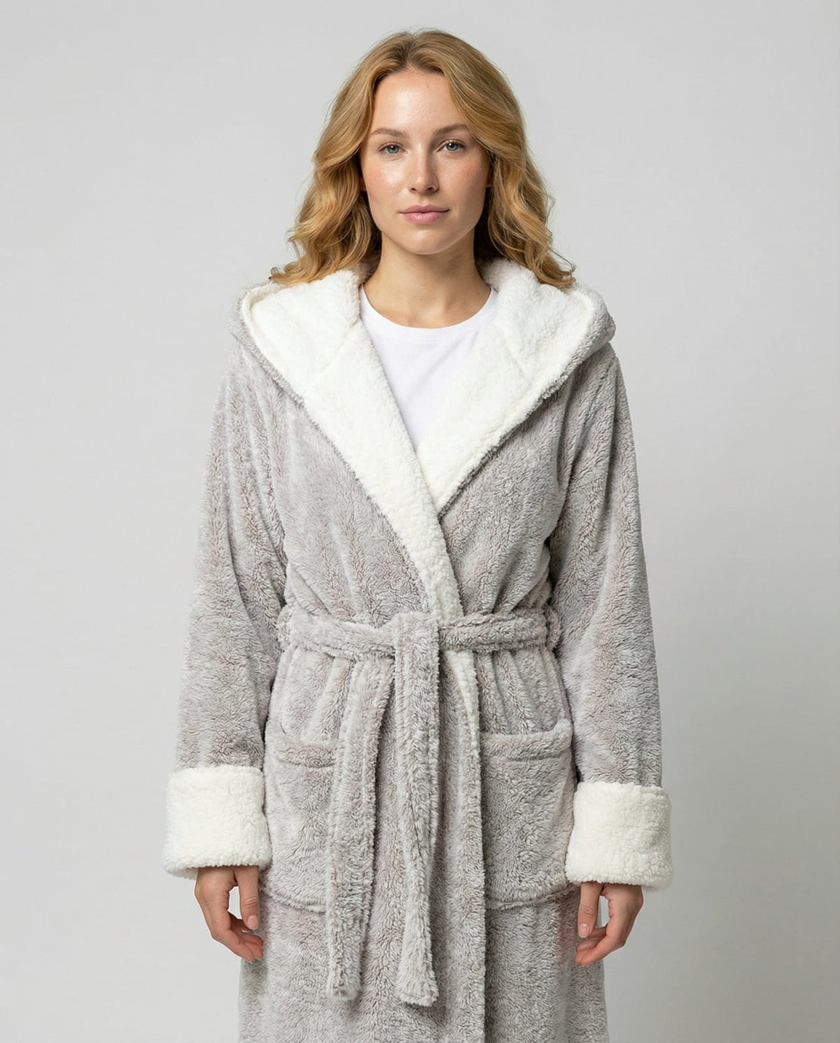 Fleece-Morgenmantel Damen mit Kapuze und Teddybesatz 3