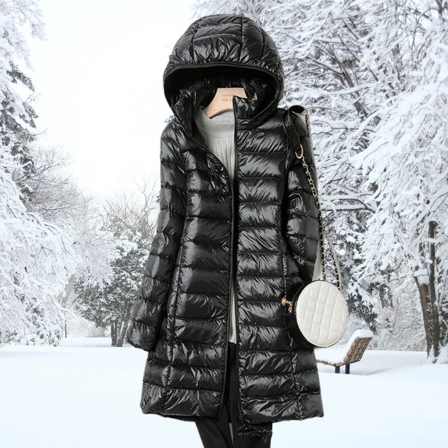 Leichte Daunenjacke mit Kapuze für Damen in Schwarz