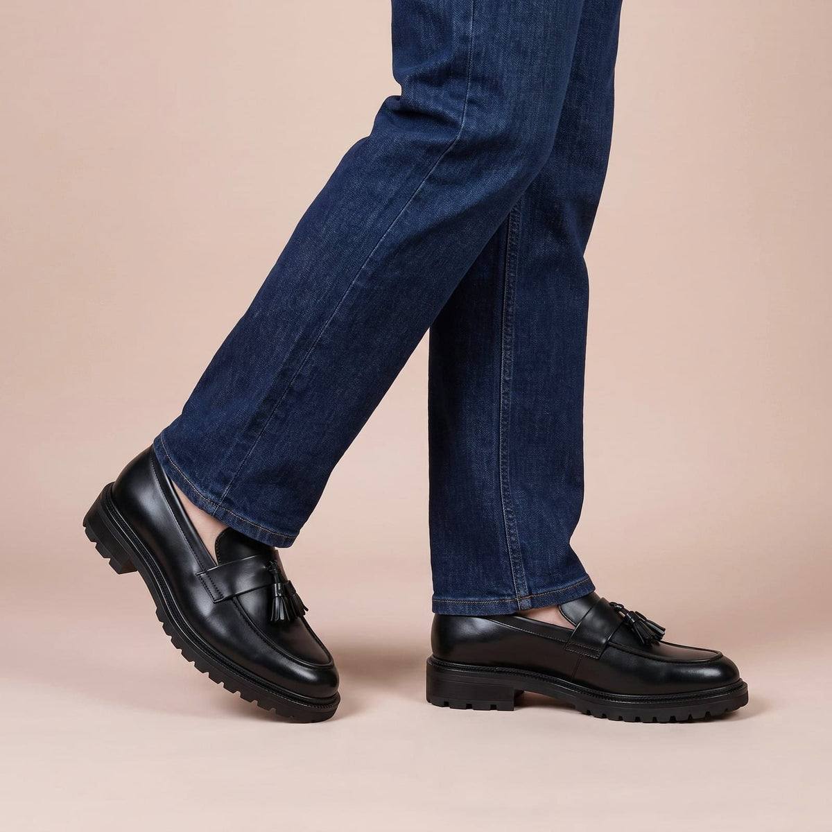 Loafers Herren in Lederoptik mit Quasten und Profilsohle 1