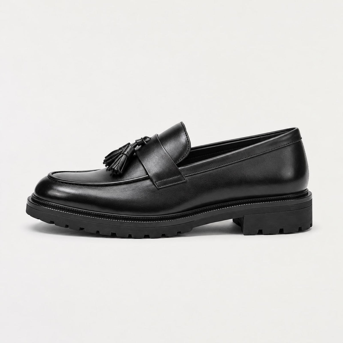 Loafers Herren in Lederoptik mit Quasten und Profilsohle 2