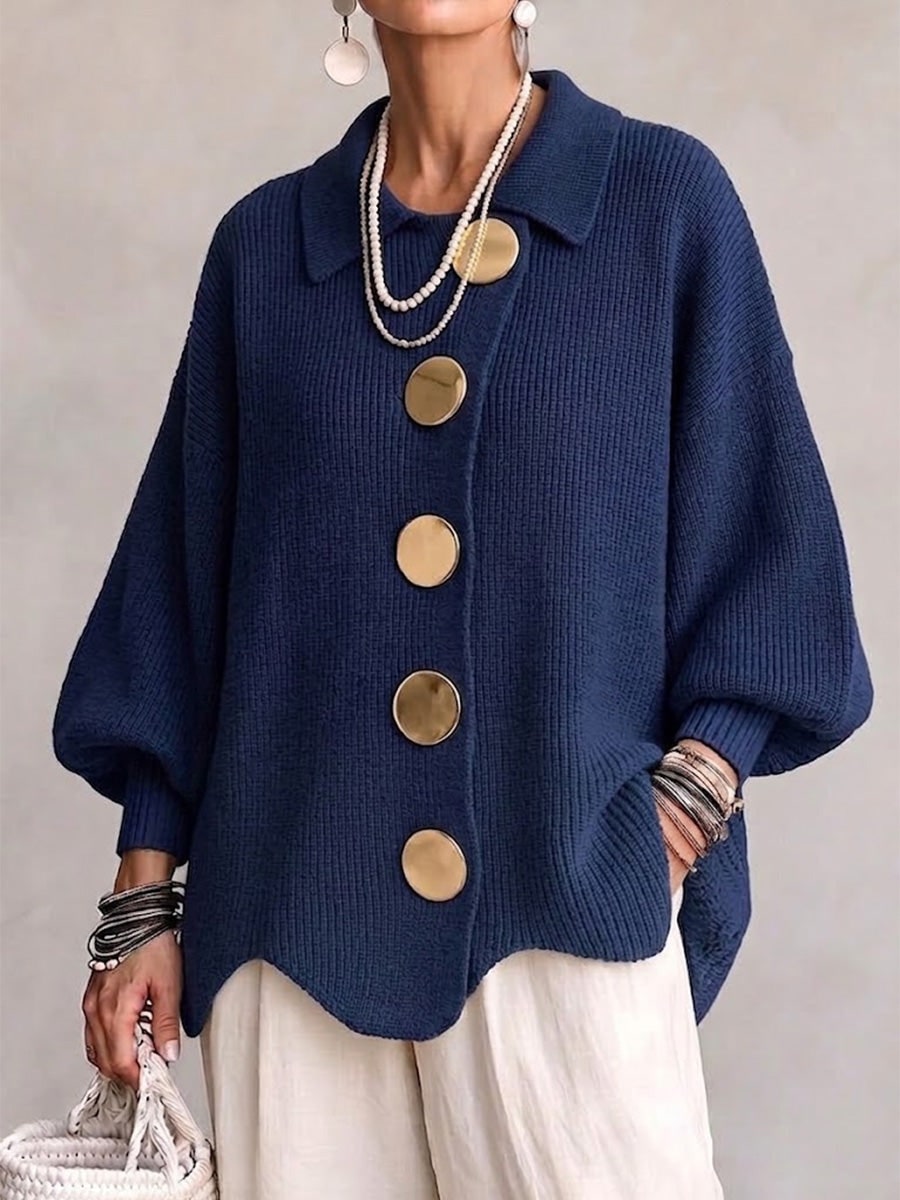 Oversized Cardigan in Marineblau mit Goldknöpfen 2