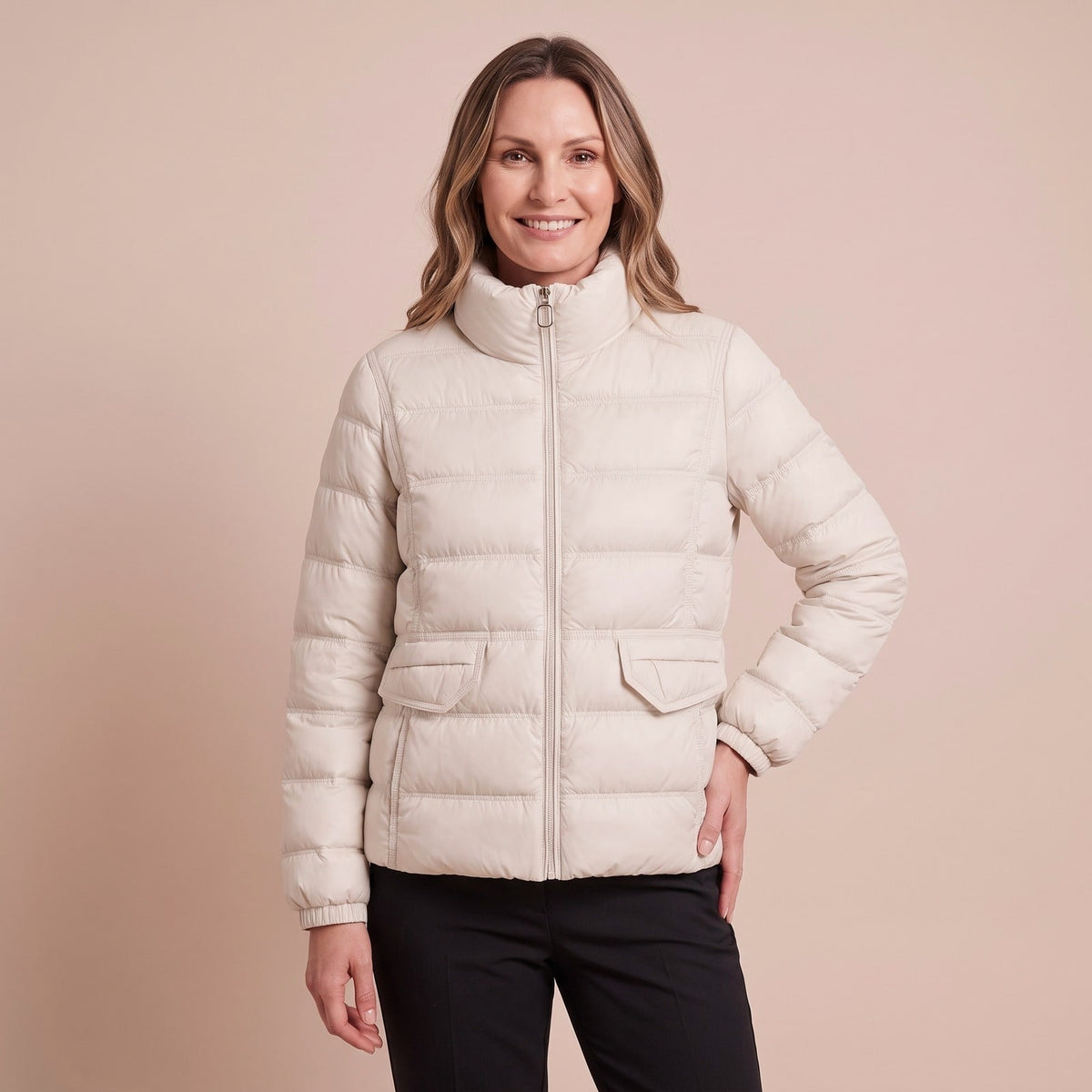 Kurze Puffer Jacket für Damen mit Stehkragen in Cremeweiß