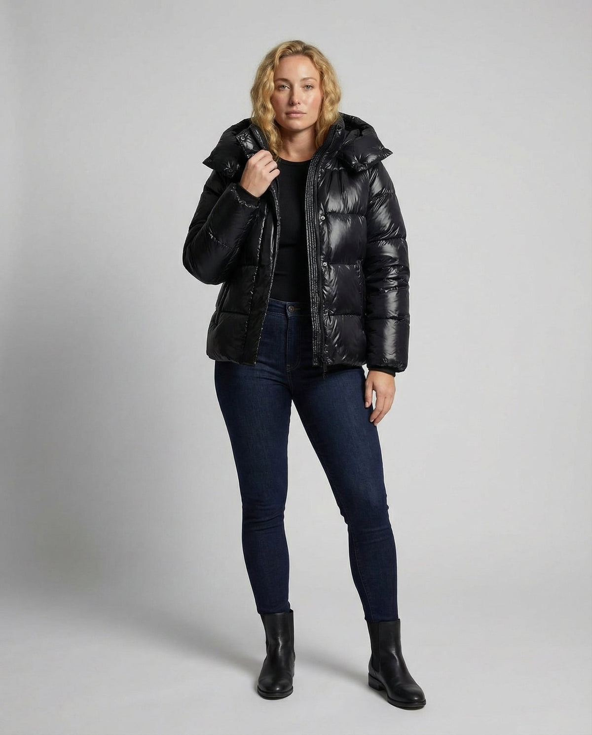 Steppjacke Damen mit Kapuze in Glanzoptik, Schwarz 2