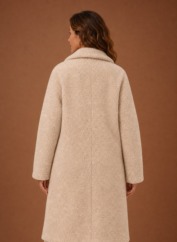 Doppelreihiger Teddymantel in Apricot, Rückseite