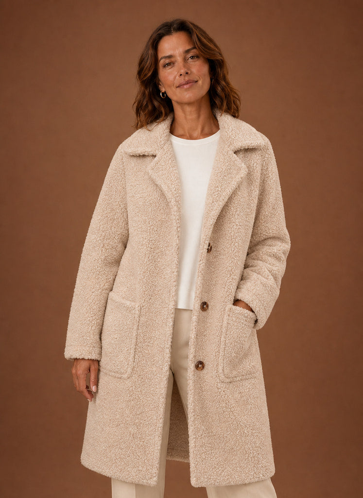 Doppelreihiger Teddymantel in Apricot, Vorderseite