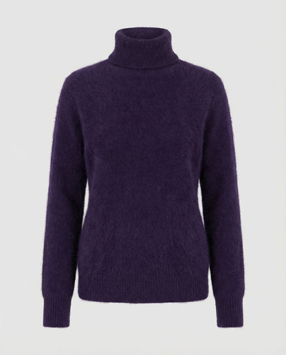 Lila Rollkragenpullover aus weichem Feinstrick, Vorderansicht