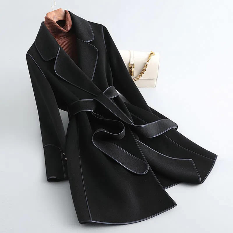 Wickelmantel mit Bindegürtel in Schwarz