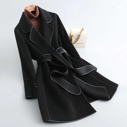 Wickelmantel mit Bindegürtel in Schwarz