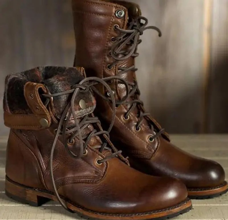 Winterstiefel aus Leder in Dunkelbraun mit Schnürung