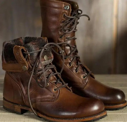Winterstiefel aus Leder in Dunkelbraun mit Schnürung